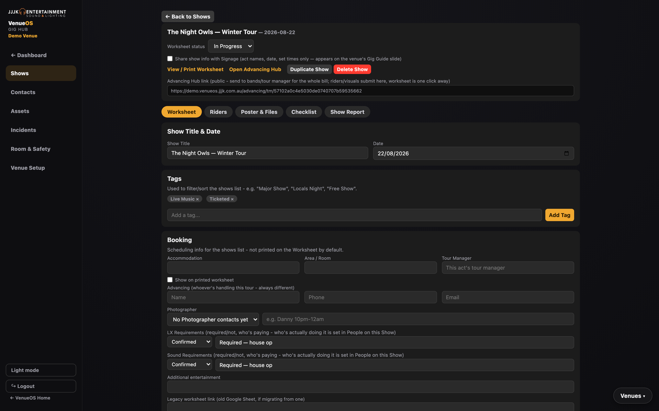 Gig Hub show worksheet with tags, booking fields, LX/Sound requirements and the Advancing Hub link